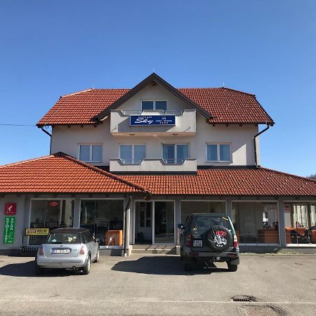 Hotel Sobe Sky Fužine Exteriér fotografie